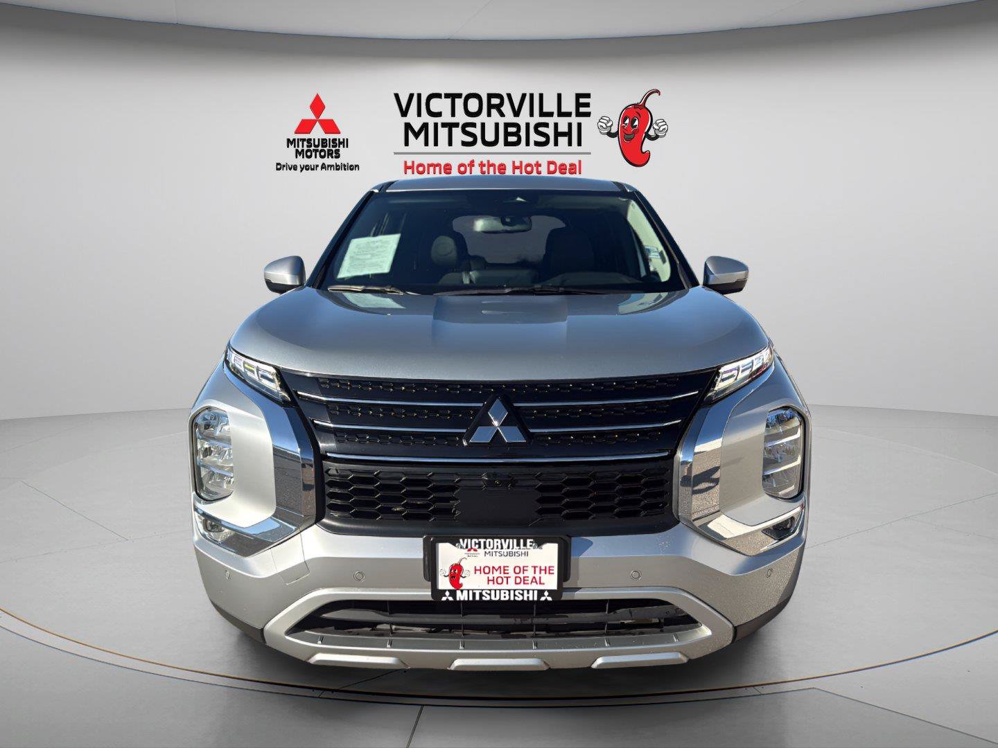 Used 2024 Mitsubishi Outlander SE FWD image 2