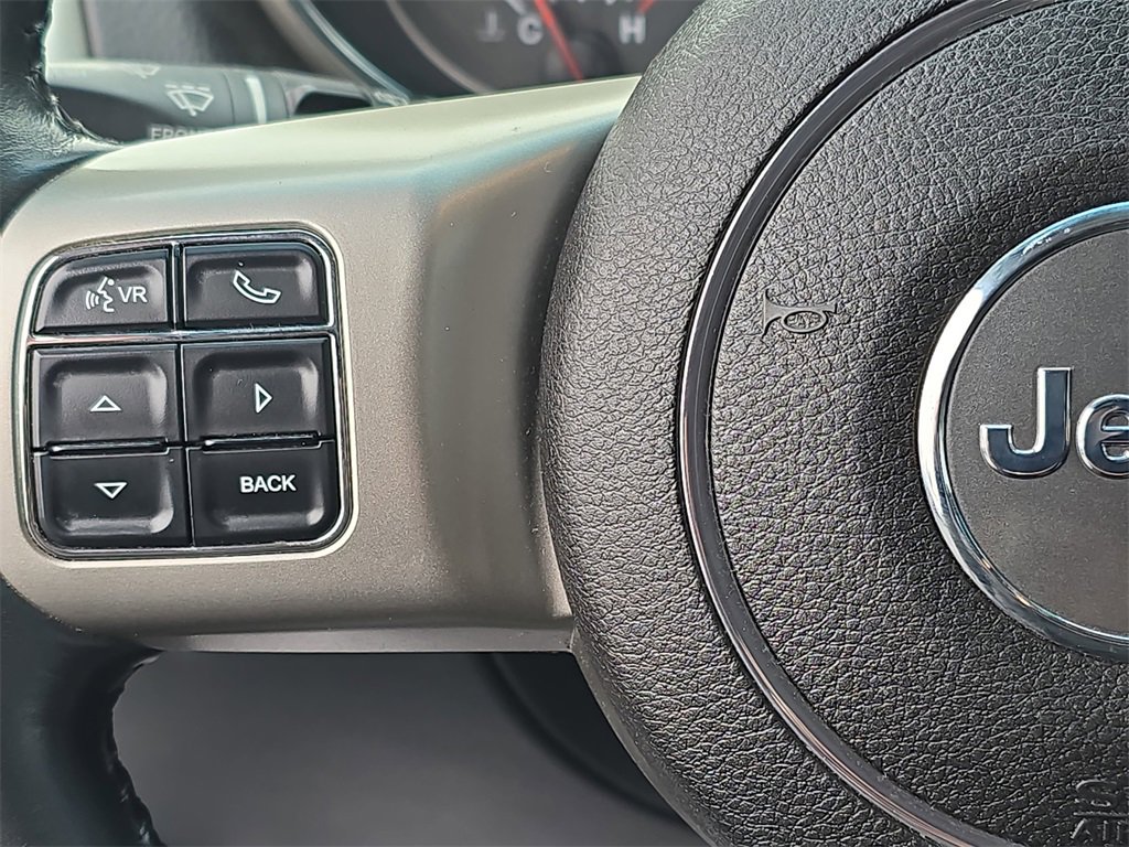 Used 2011 Jeep Grand Cherokee Laredo w/ Security & Convenience Group image 16