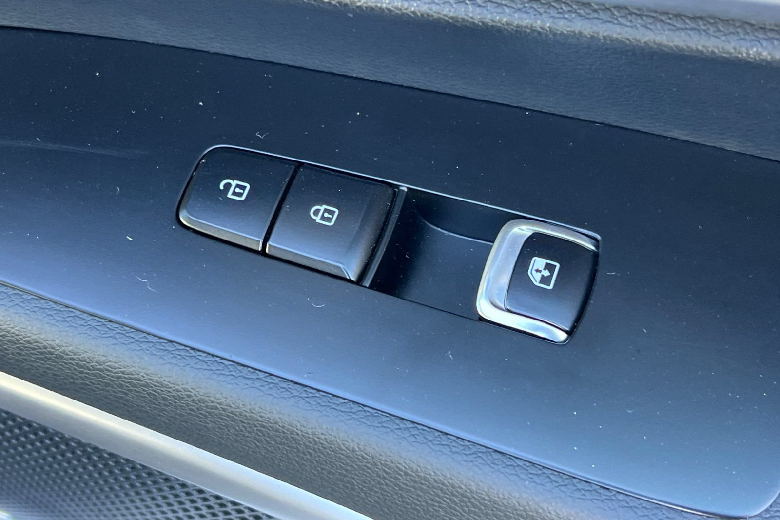 Used 2024 Kia Telluride S FWD image 22