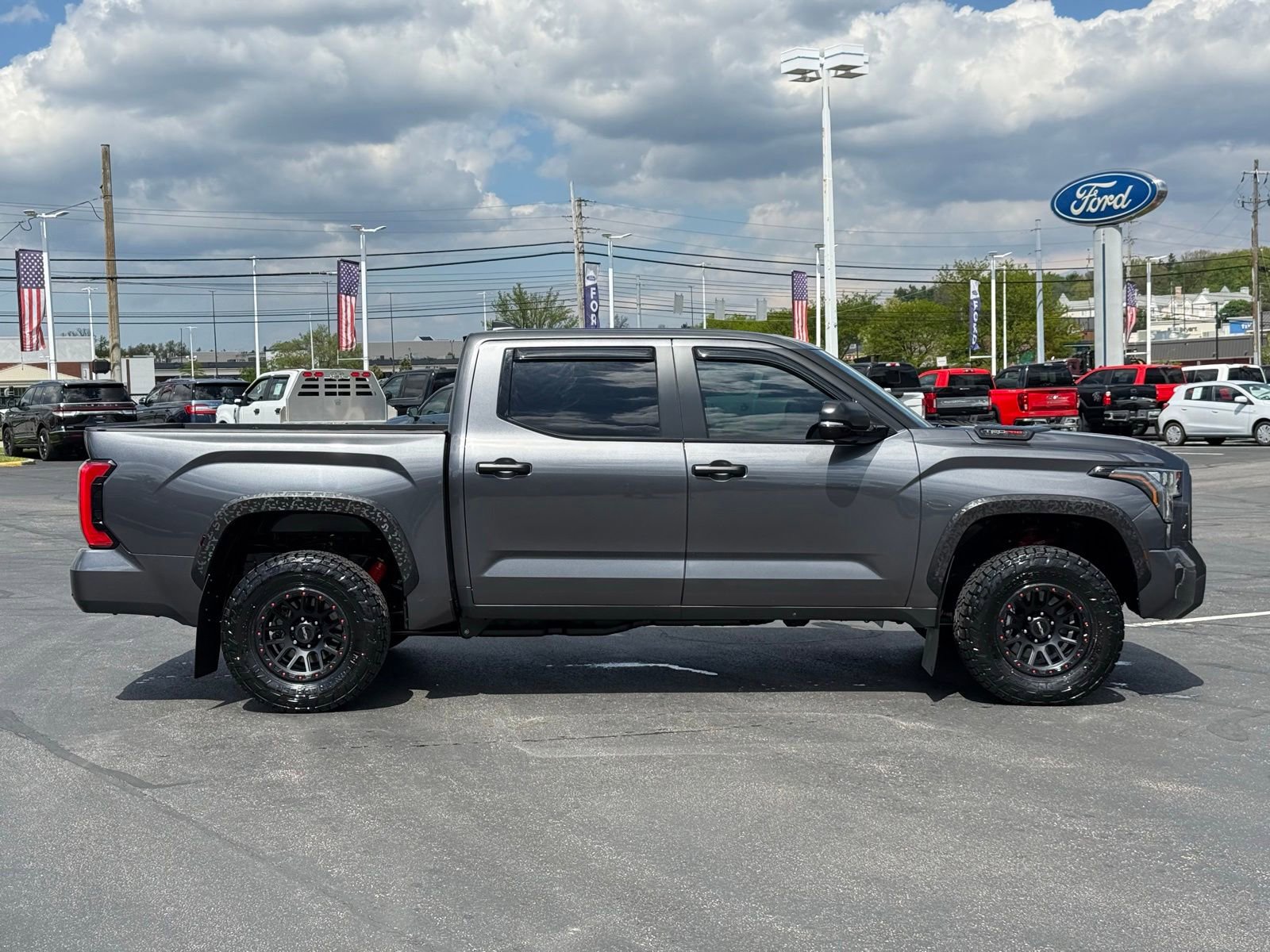 Used 2025 Toyota Tundra TRD Pro AWD/4WD image 2