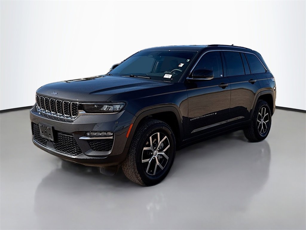 Used 2023 Jeep Grand Cherokee Limited image 3