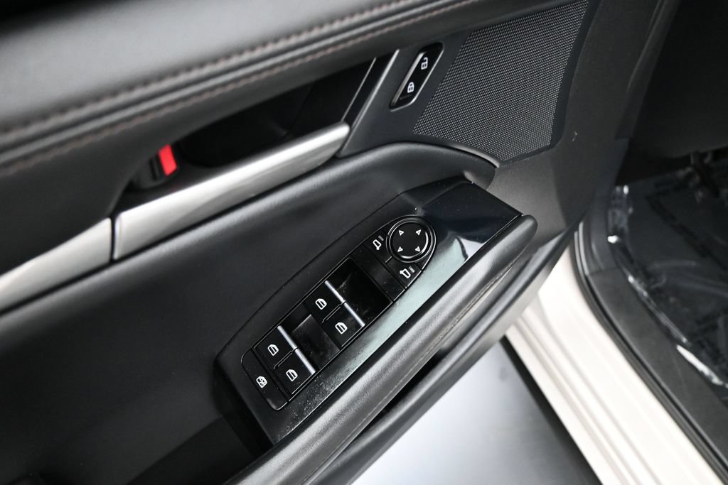 Used 2024 MAZDA MAZDA3 s FWD image 7