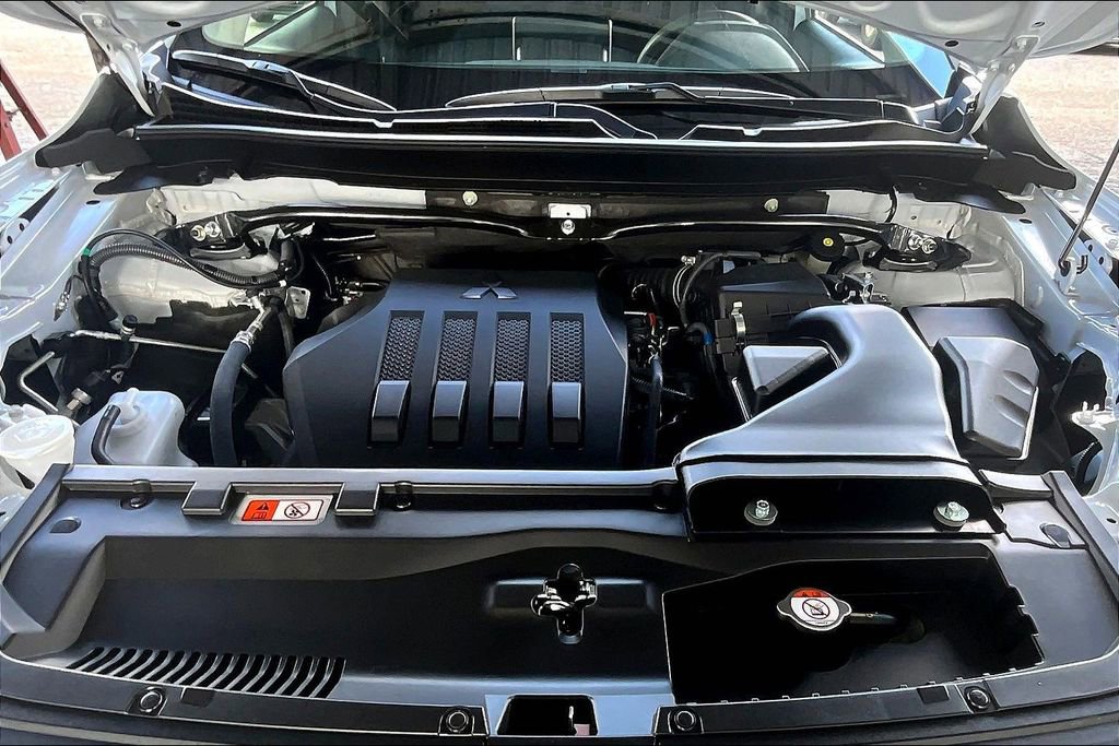 New 2026 Mitsubishi Eclipse Cross LE image 11