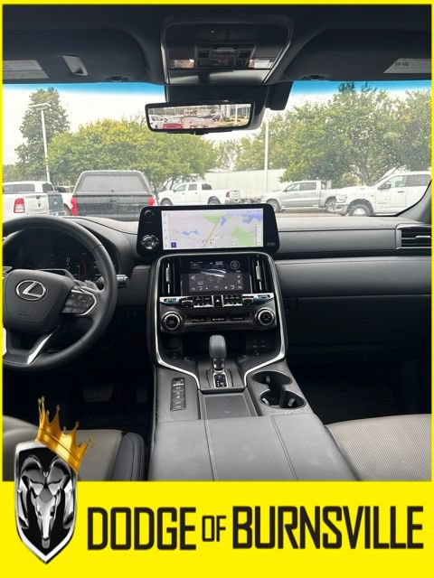Used 2025 Lexus LX 700h Overtrail AWD/4WD image 13