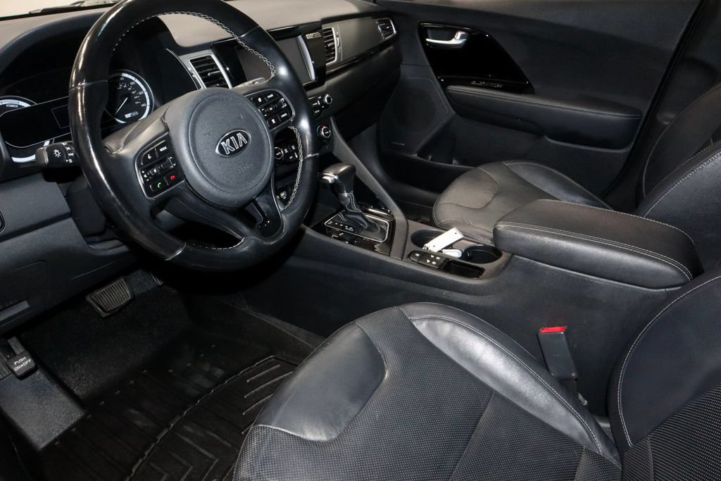 Used 2018 Kia Niro Touring FWD image 23