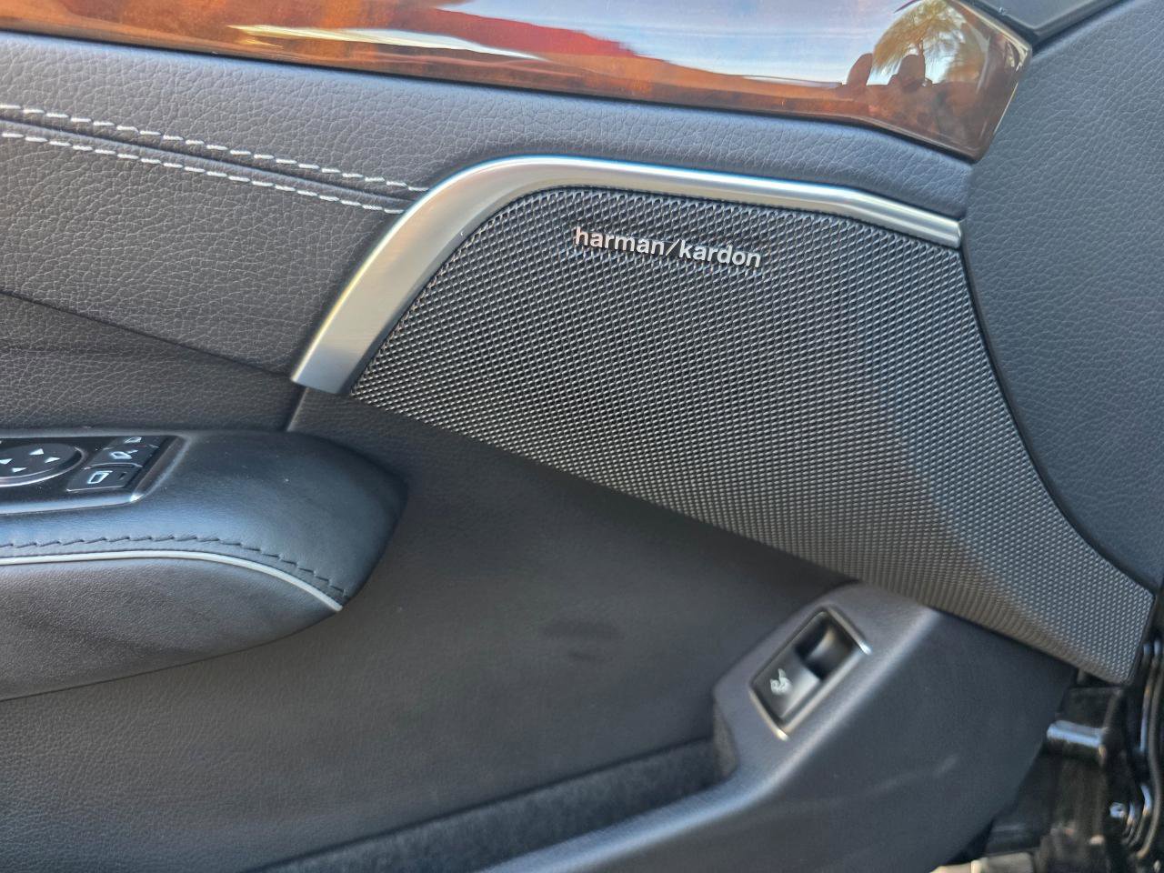 Used 2013 Mercedes-Benz SL 550 w/ Premium Pkg image 36