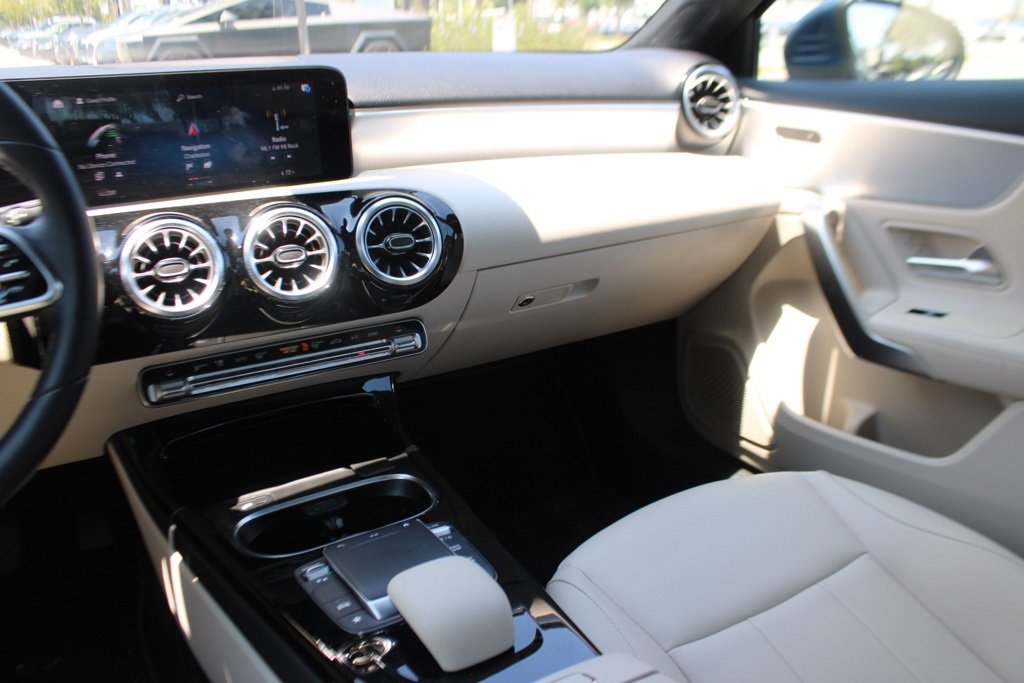 Certified 2022 Mercedes-Benz A 220 image 15