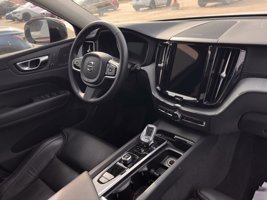 Used 2025 Volvo XC60 B5 Ultra w/ Protection Package Premier image 11