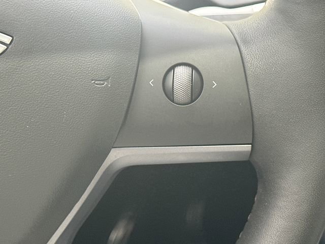 Used 2021 Tesla Model Y Long Range AWD/4WD image 26