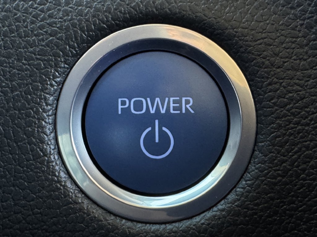Used 2024 Toyota Tundra Limited AWD/4WD image 23