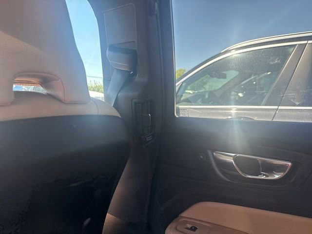 Used 2019 Volvo XC60 T6 Momentum w/ Protection Package AWD/4WD image 22