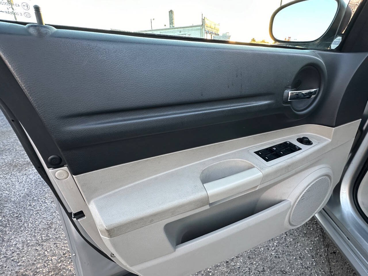 Used 2006 Dodge Magnum SE RWD image 8