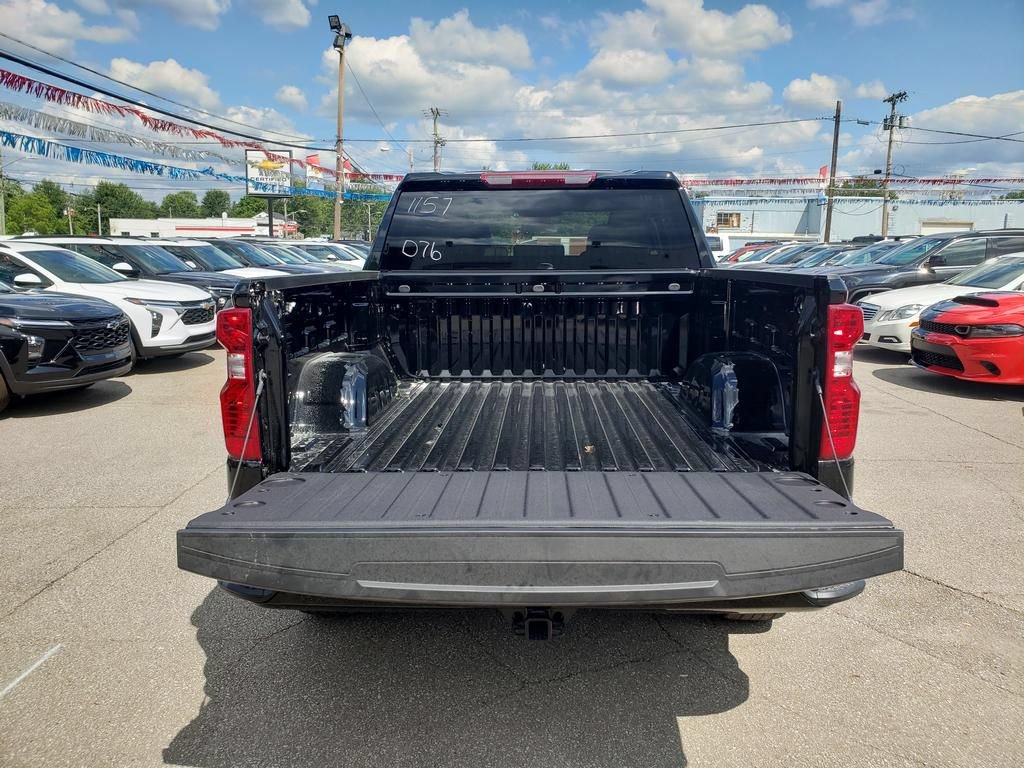 New 2026 Chevrolet Silverado 1500 Custom w/ LPO, Dark Essentials Package AWD/4WD image 10