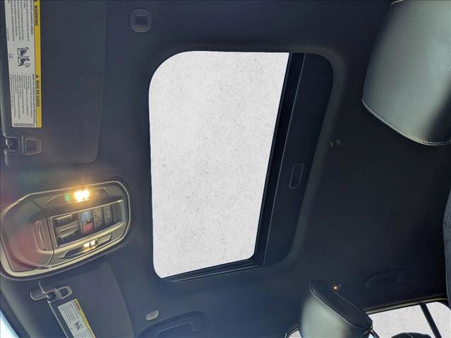 Used 2025 Jeep Grand Cherokee L Altitude RWD image 14