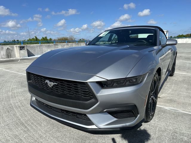 Used 2025 Ford Mustang Premium RWD image 37