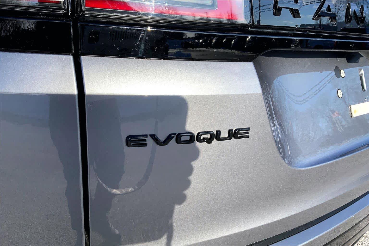 Certified 2026 Land Rover Range Rover Evoque Dynamic SE AWD/4WD image 10
