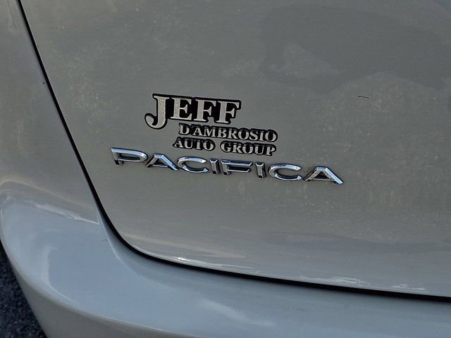 Used 2017 Chrysler Pacifica Touring-L w/ Tire & Wheel Group FWD image 35