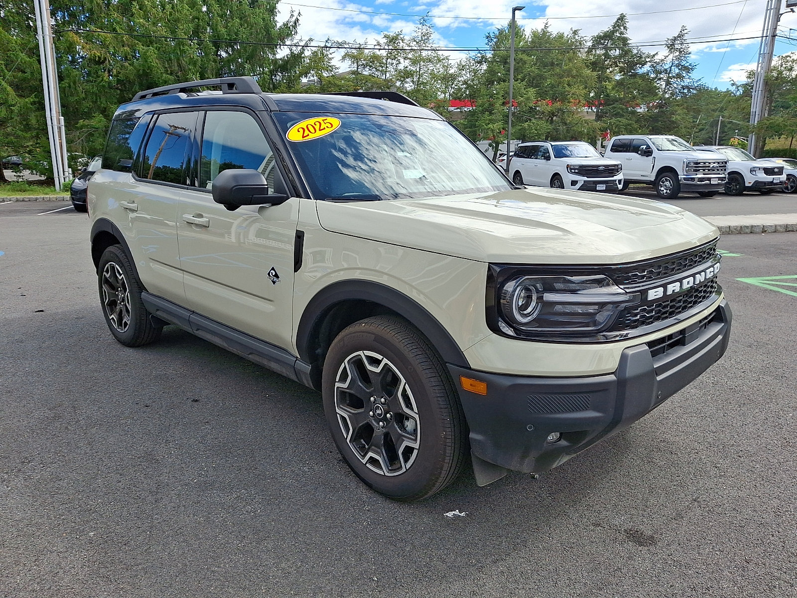 Used 2025 Ford Bronco Sport Outer Banks w/ Outer Banks Tech Package+ AWD/4WD image 3