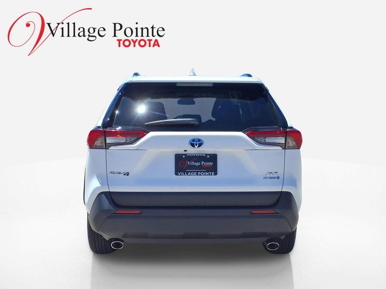 Used 2023 Toyota RAV4 XLE AWD/4WD image 4