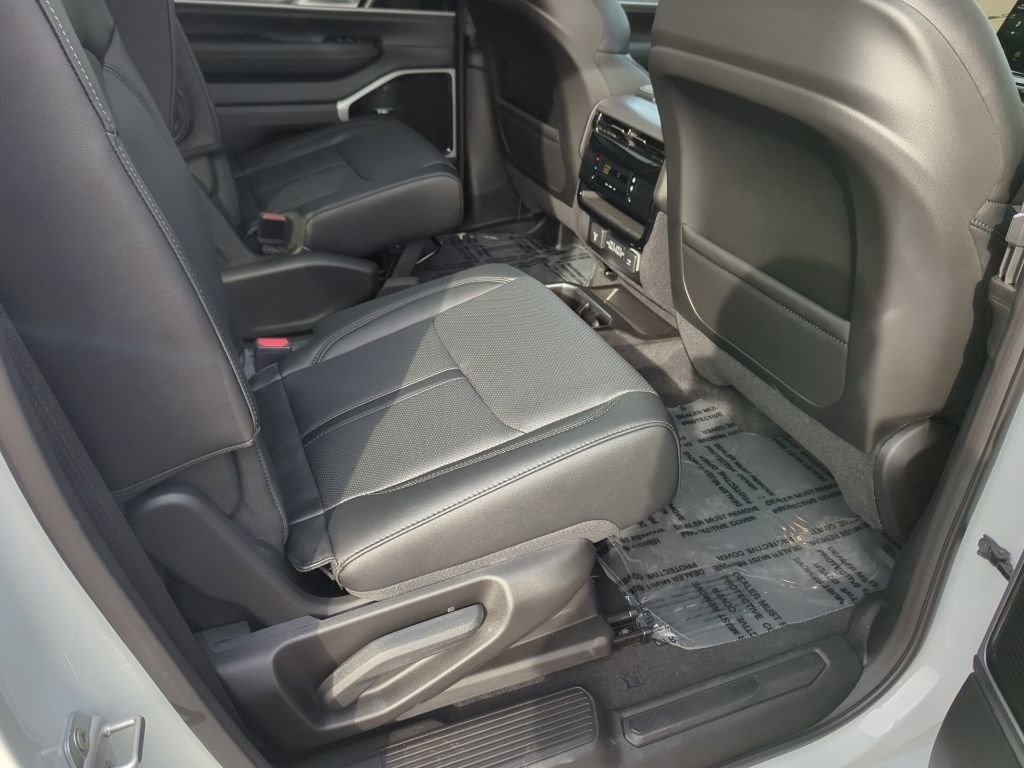 New 2026 Jeep Grand Wagoneer L Limited AWD/4WD image 58