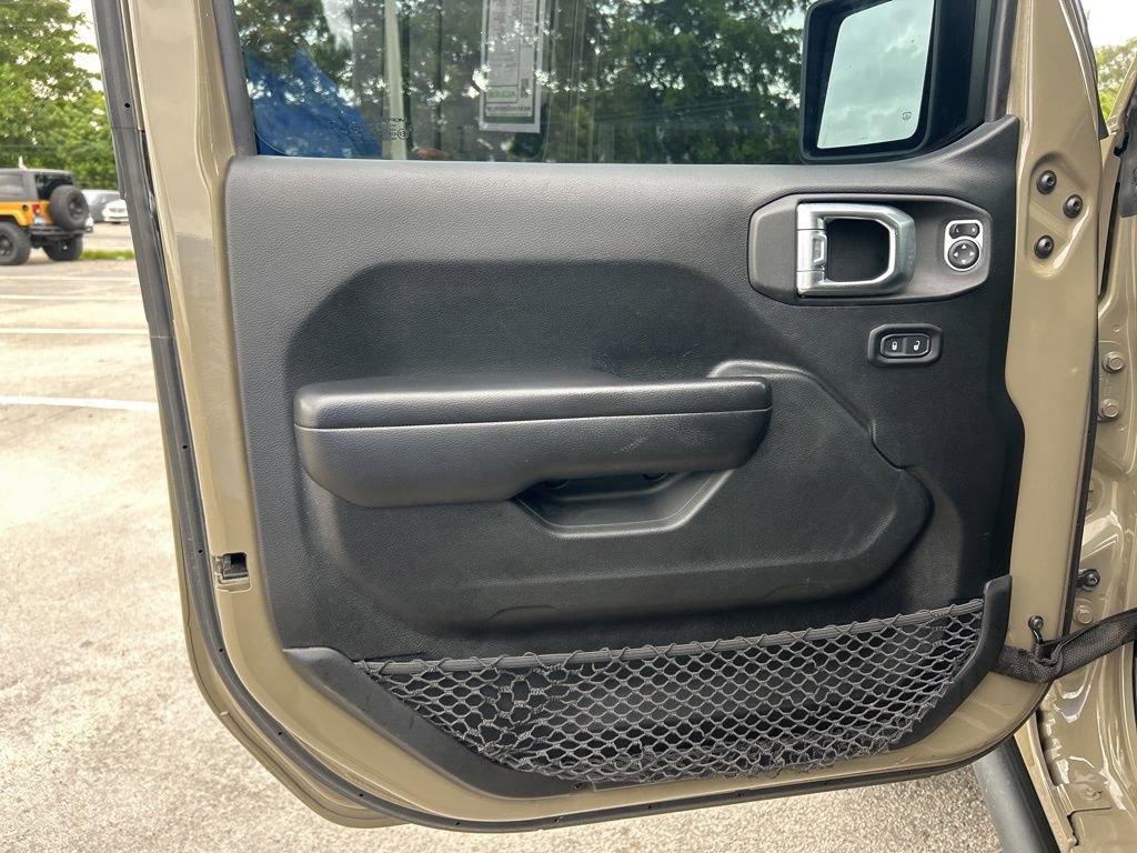 Used 2020 Jeep Gladiator Mojave w/ Trailer Tow Package image 34