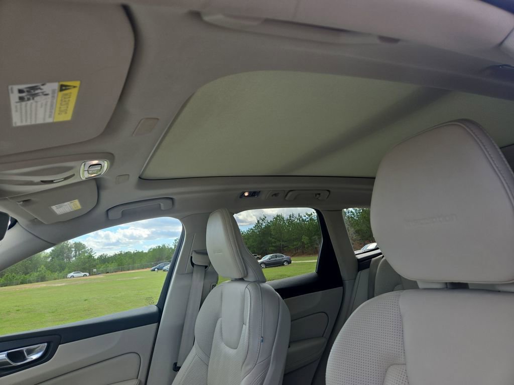 Used 2020 Volvo XC60 T5 Inscription image 16