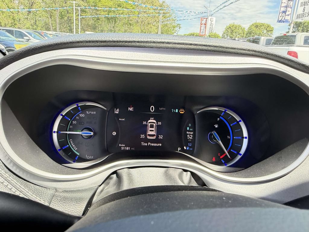 Used 2024 Chrysler Pacifica Limited FWD image 39