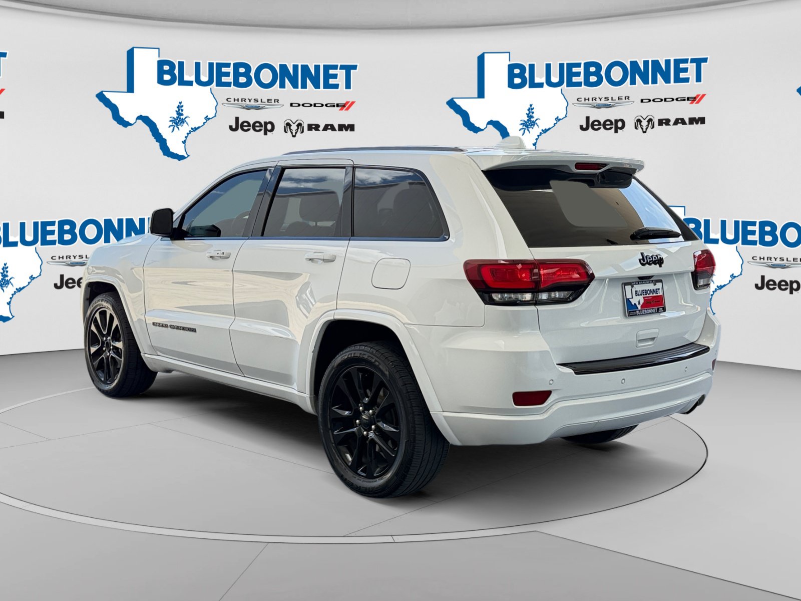 Certified 2017 Jeep Grand Cherokee Altitude RWD image 7