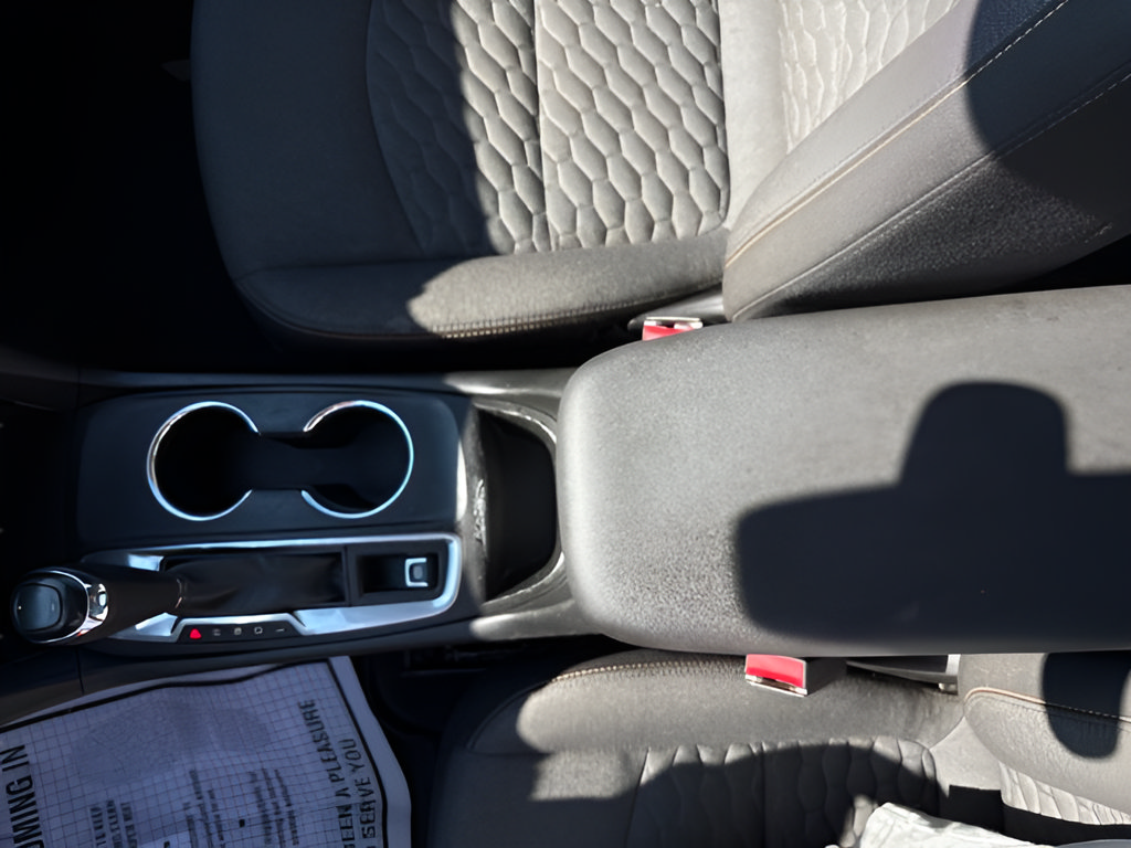 Used 2018 Chevrolet Equinox LT FWD image 39