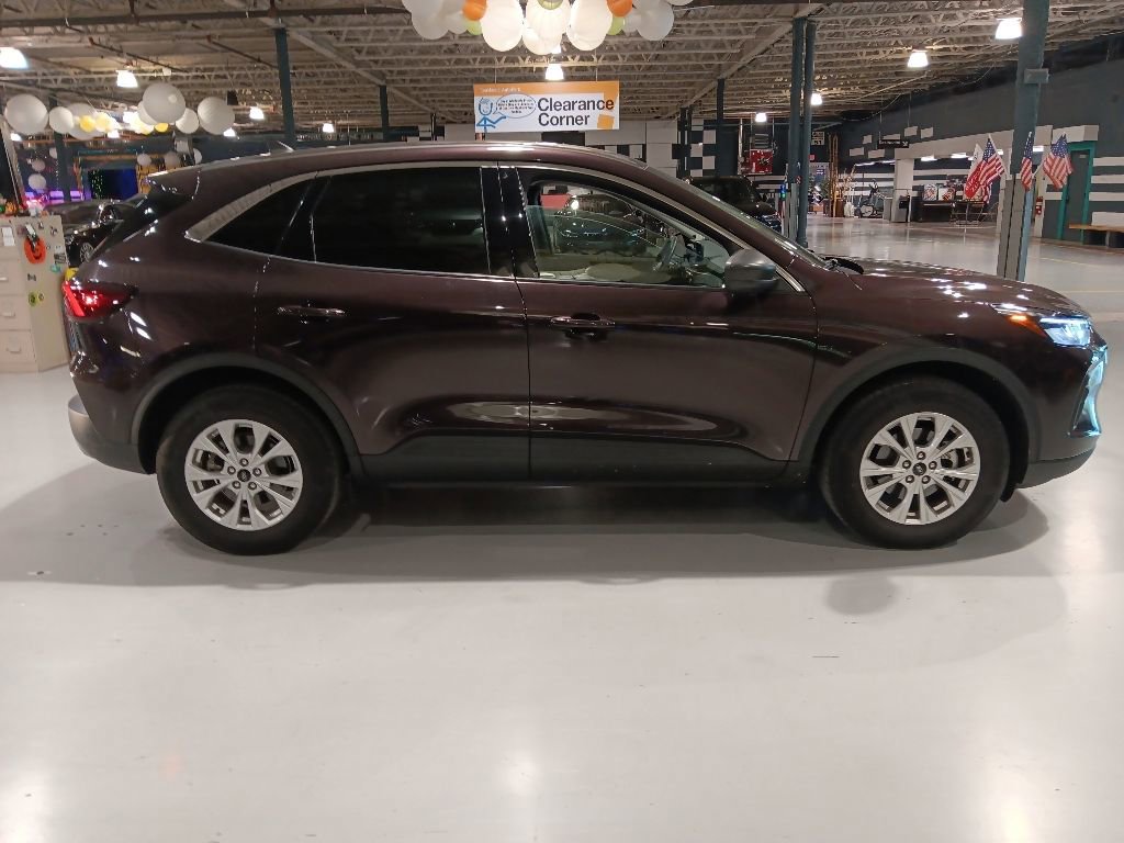 Used 2023 Ford Escape Active AWD/4WD image 5
