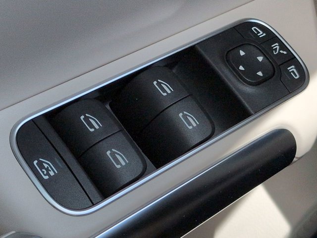 Certified 2022 Mercedes-Benz GLA 250 image 24