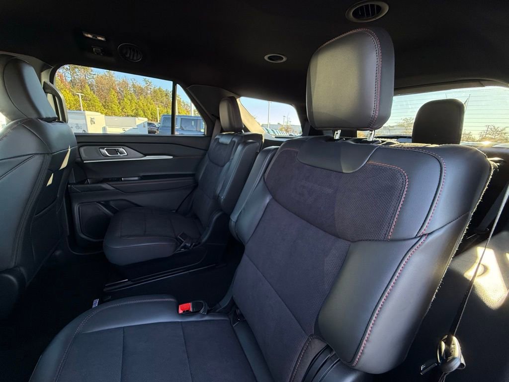 New 2026 Ford Explorer ST image 27