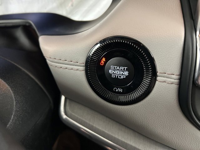 Used 2024 Jeep Compass Limited image 10