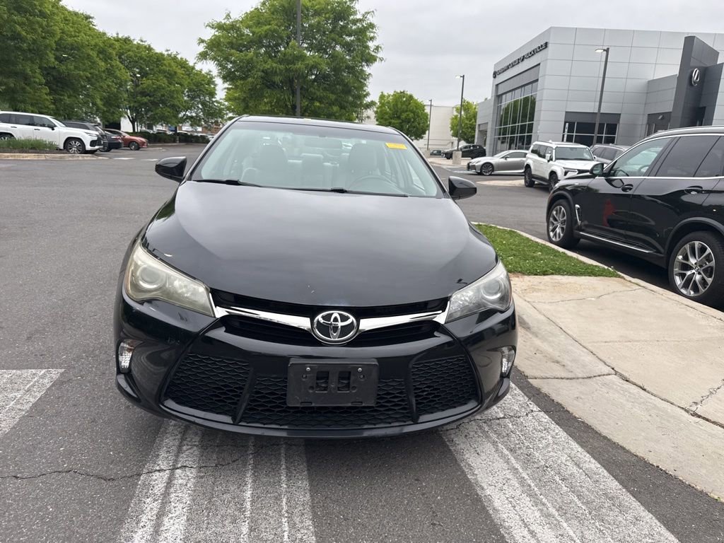 Used 2016 Toyota Camry SE FWD image 2
