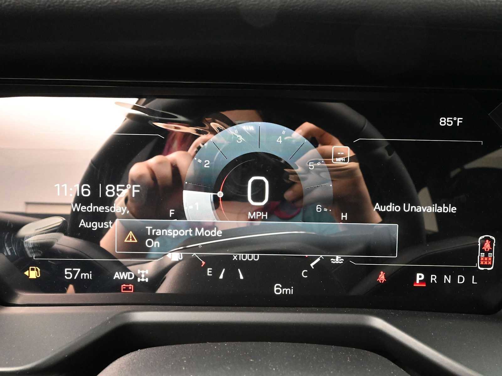 Used 2025 GMC Acadia Elevation AWD/4WD image 7