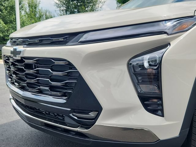 New 2026 Chevrolet Trax ACTIV w/ Sunroof Package FWD image 10