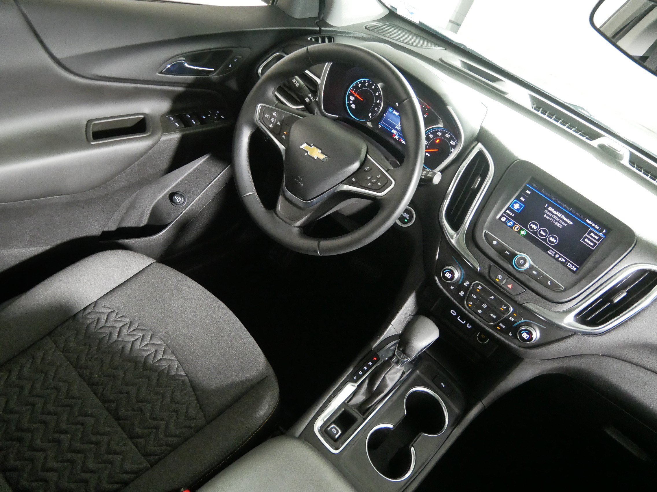 Used 2024 Chevrolet Equinox LT AWD/4WD image 9
