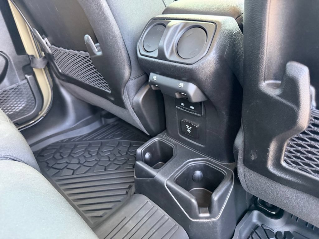 Used 2025 Jeep Gladiator Mojave w/ Convenience Group AWD/4WD image 35