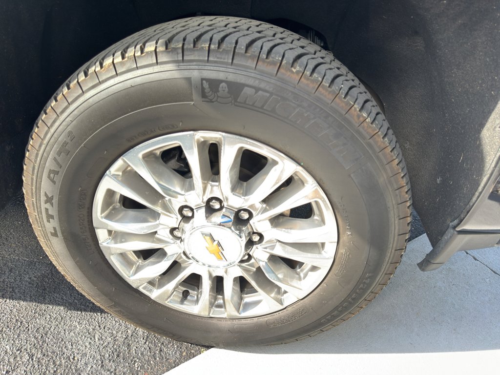 Used 2023 Chevrolet Silverado 3500 High Country AWD/4WD image 4