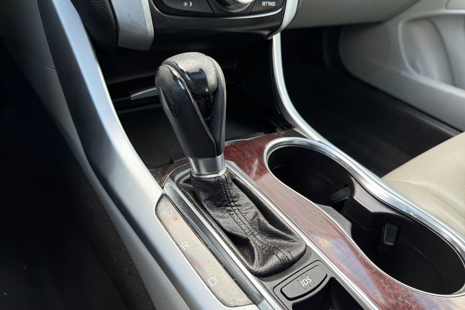 Used 2015 Acura TLX image 19