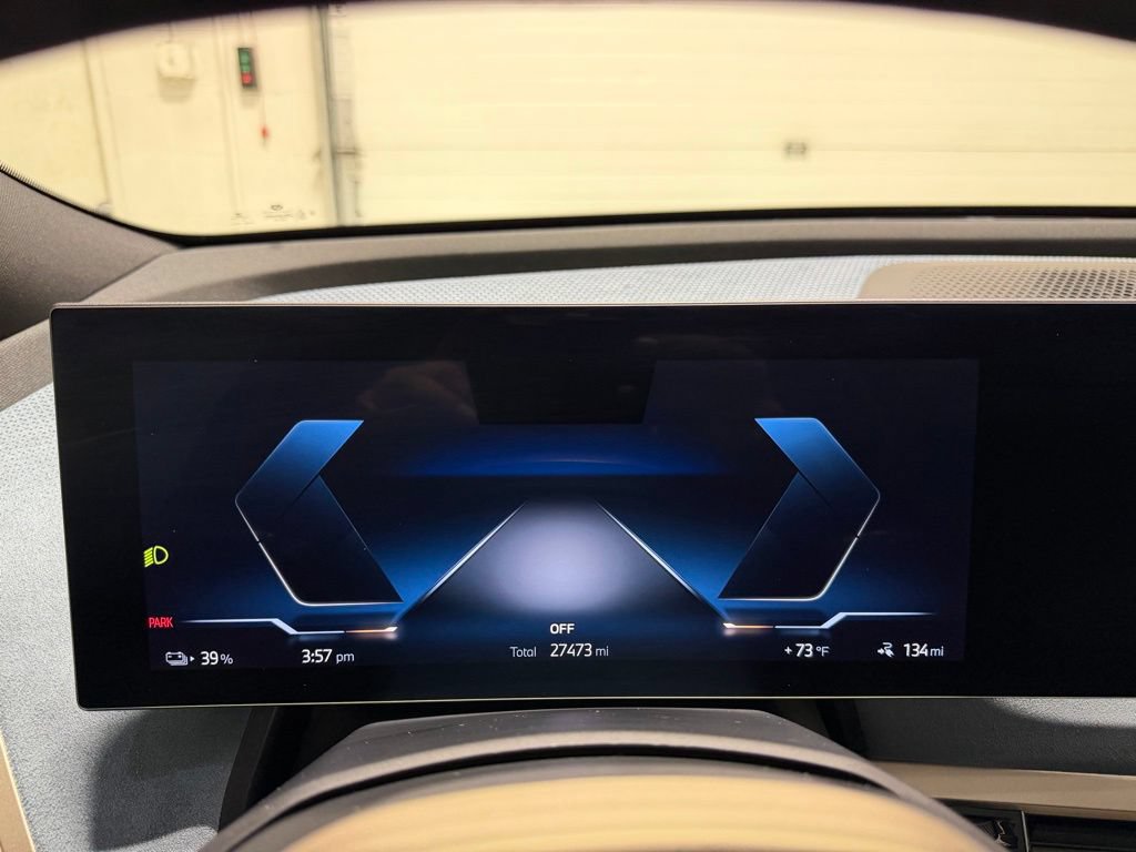 Used 2023 BMW iX xDrive50 w/ Sport Package AWD/4WD image 19