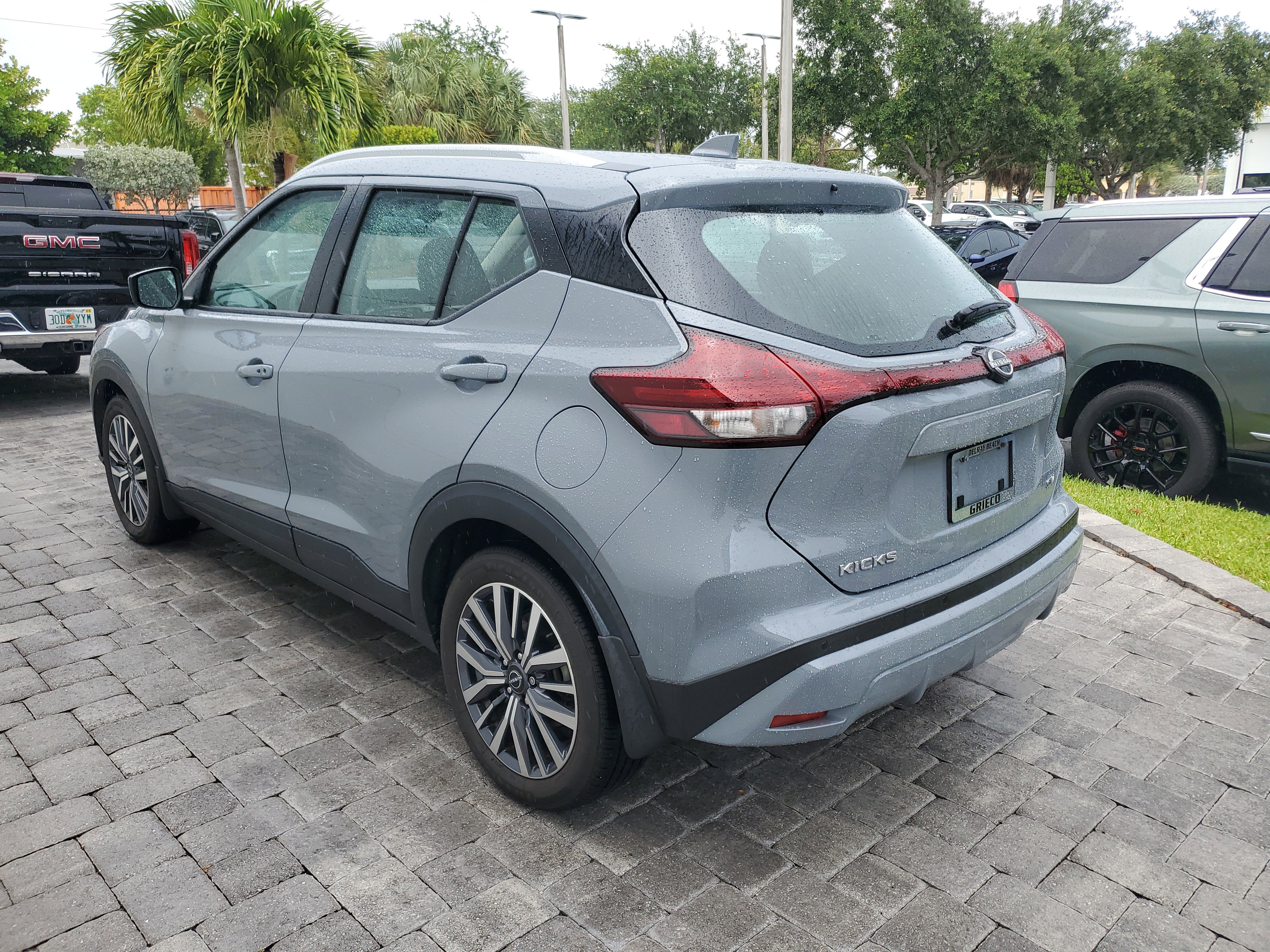 Used 2024 Nissan Kicks SV FWD image 4