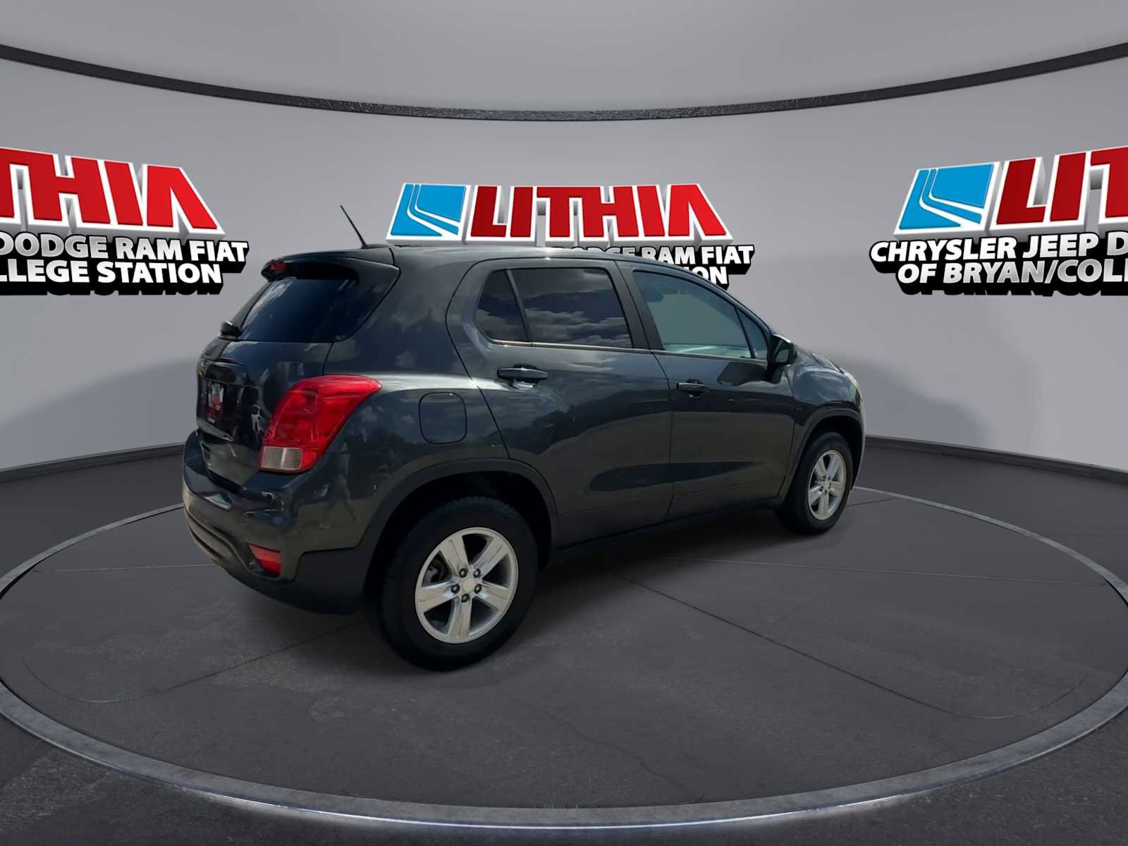 Used 2020 Chevrolet Trax LS w/ Tint and Cruise Package AWD/4WD image 8