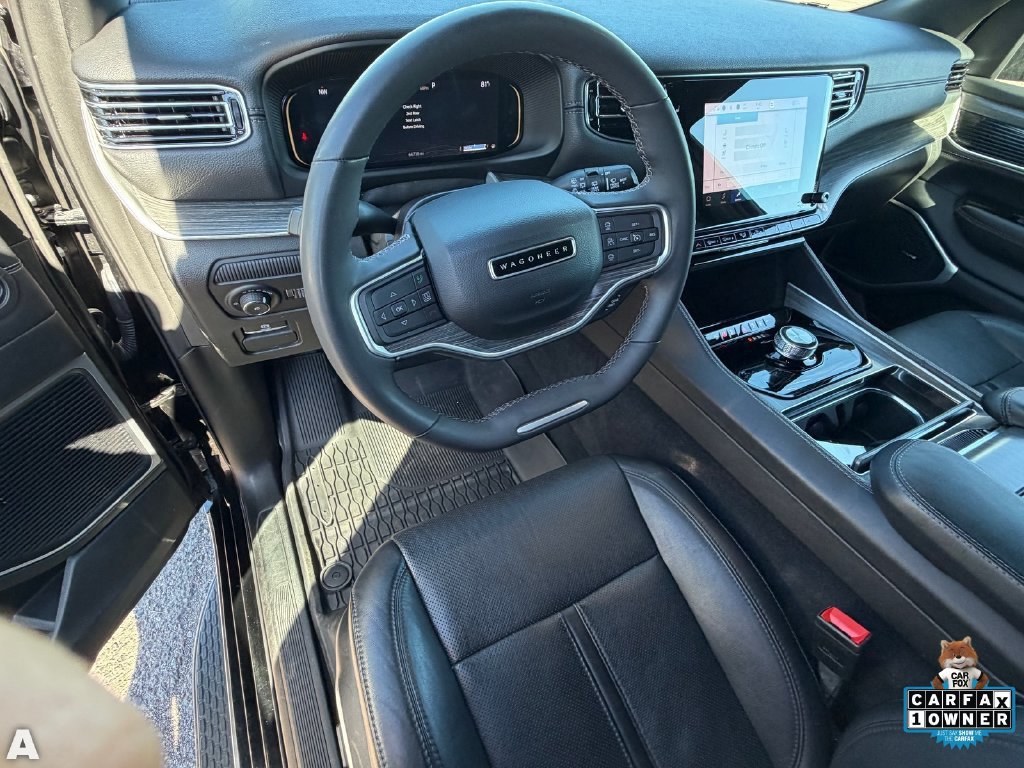 Certified 2024 Jeep Wagoneer Series II w/ Flexible Seating Group RWD image 14