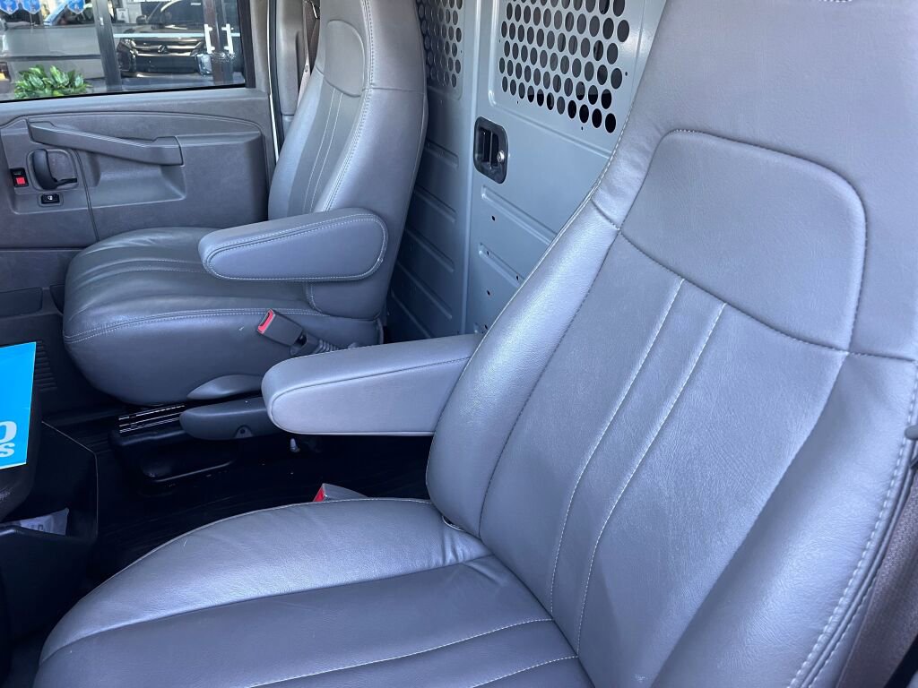 Used 2023 Chevrolet Express 2500 Extended image 13