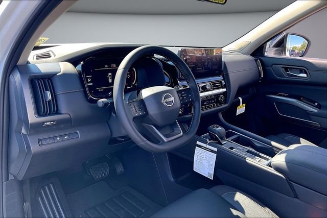 New 2026 Nissan Pathfinder SL image 7