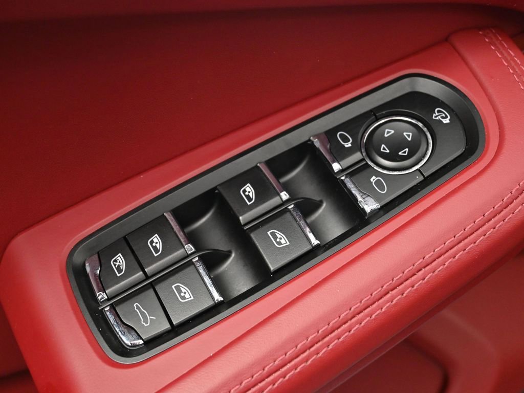 Certified 2022 Porsche Macan GTS AWD/4WD image 19
