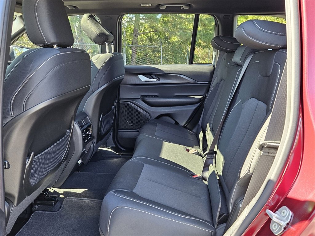 New 2025 Jeep Grand Cherokee Laredo X w/ Luxury Tech Group I image 11