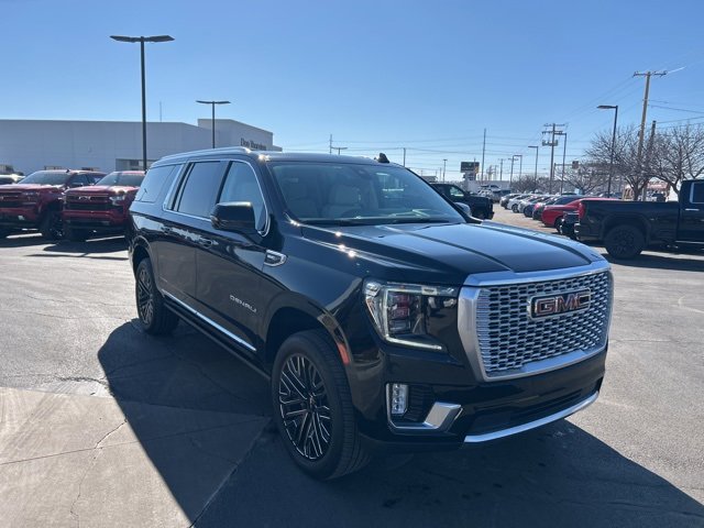 Used 2021 GMC Yukon XL Denali w/ Denali Ultimate Package image 4