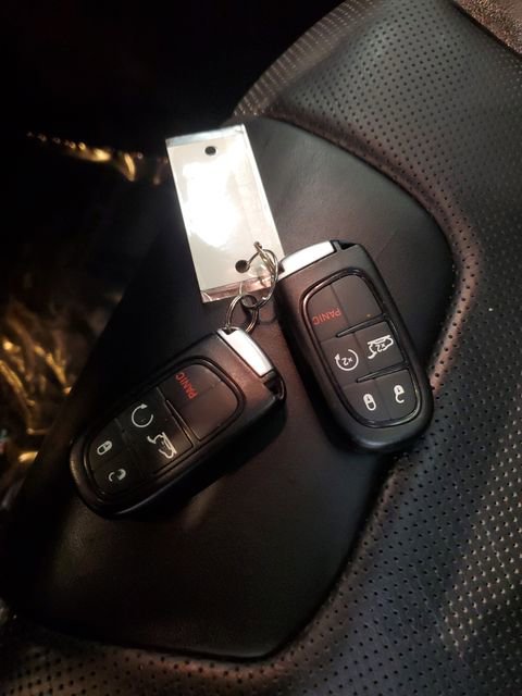 Used 2016 Jeep Cherokee Limited w/ Luxury Group image 30